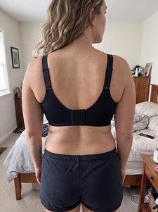 Cliente che indossa il reggiseno JellyBand